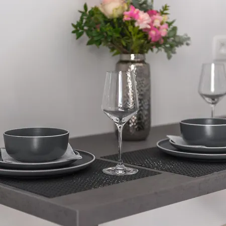 Flora - Olive Daire *